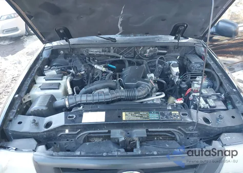 2004 Mazda B3000 Ds z USA, uszkodzony, nr VIN 4F4YR12U64TM01577